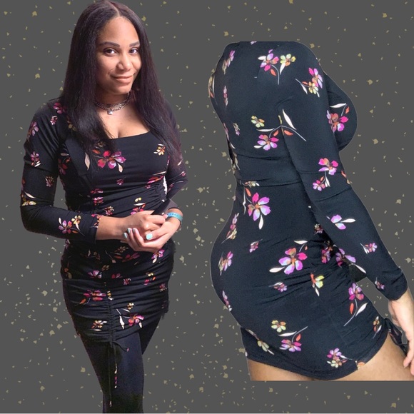 Long Sleeve Side Ruching Floral Mini Dress - Picture 2 of 3